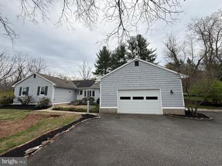 42 WELISEWITZ RD, Ringoes, NJ 08551