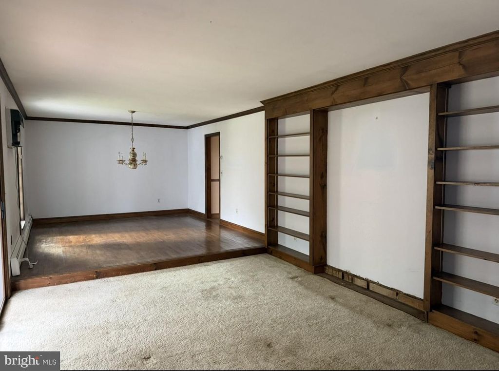 Image 5 of property listing at 42 WELISEWITZ RD, Ringoes, NJ 08551