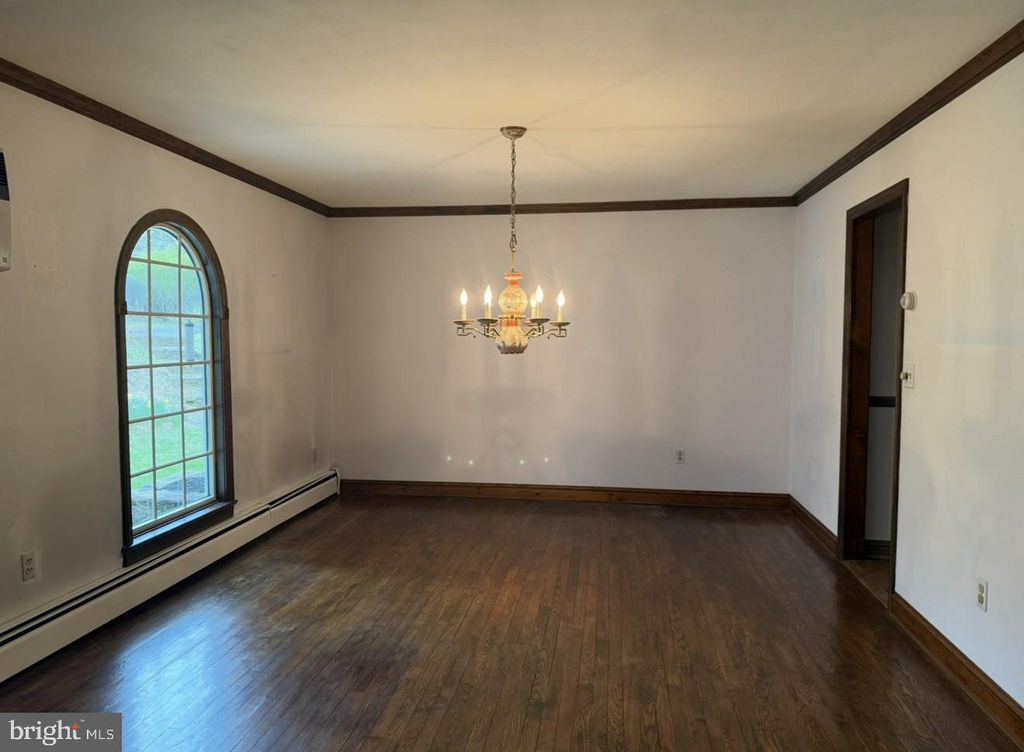 Image 6 of property listing at 42 WELISEWITZ RD, Ringoes, NJ 08551