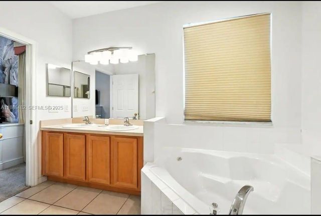 8520 Sunrise Key Drive, Kissimmee, FL 34747