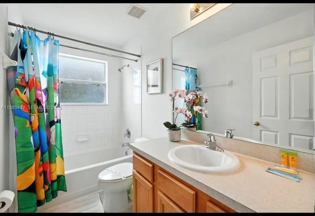 8520 Sunrise Key Drive, Kissimmee, FL 34747