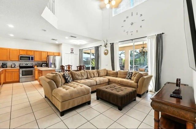 8520 Sunrise Key Drive, Kissimmee, FL 34747