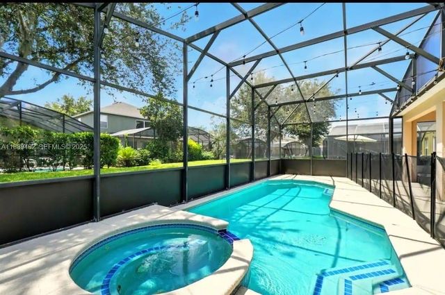 8520 Sunrise Key Drive, Kissimmee, FL 34747