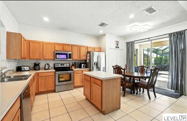 8520 Sunrise Key Drive, Kissimmee, FL 34747