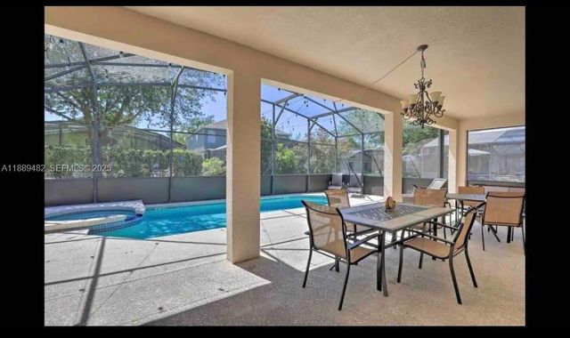 8520 Sunrise Key Drive, Kissimmee, FL 34747