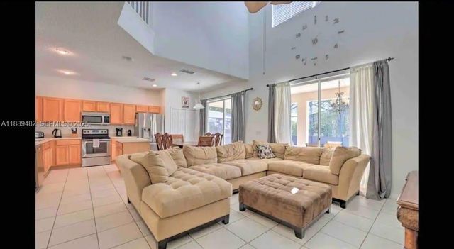 8520 Sunrise Key Drive, Kissimmee, FL 34747