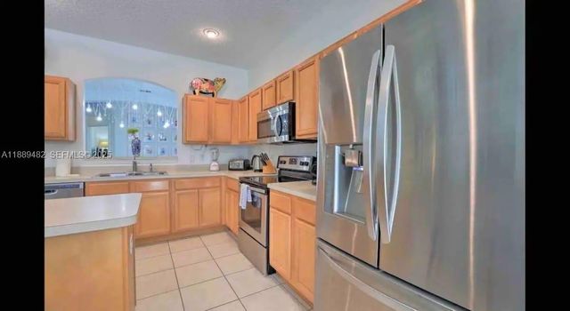 8520 Sunrise Key Drive, Kissimmee, FL 34747