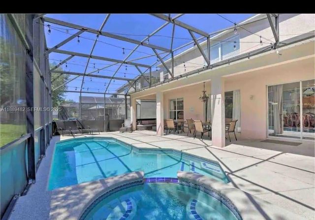 8520 Sunrise Key Drive, Kissimmee, FL 34747