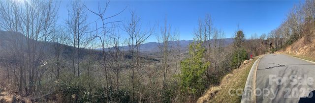 124 Settings Boulevard, Black Mountain, NC 28711