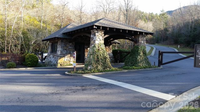 124 Settings Boulevard, Black Mountain, NC 28711