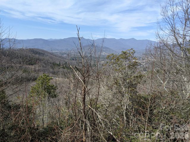 124 Settings Boulevard, Black Mountain, NC 28711