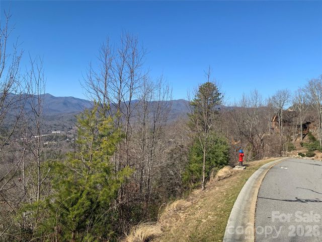 124 Settings Boulevard, Black Mountain, NC 28711