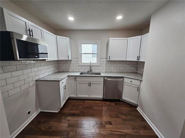 921 S Noland Road, Independence, MO 64050