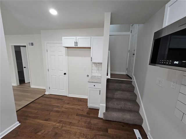 921 S Noland Road, Independence, MO 64050