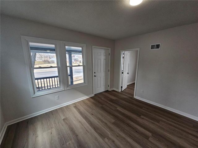 921 S Noland Road, Independence, MO 64050