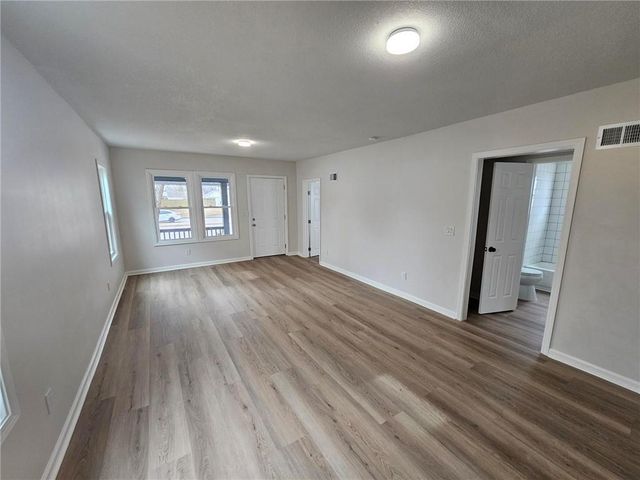 921 S Noland Road, Independence, MO 64050