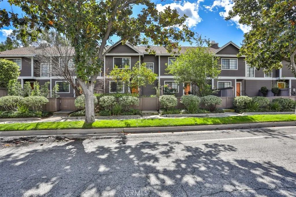 1318 Corson 4, Pasadena, CA 91106