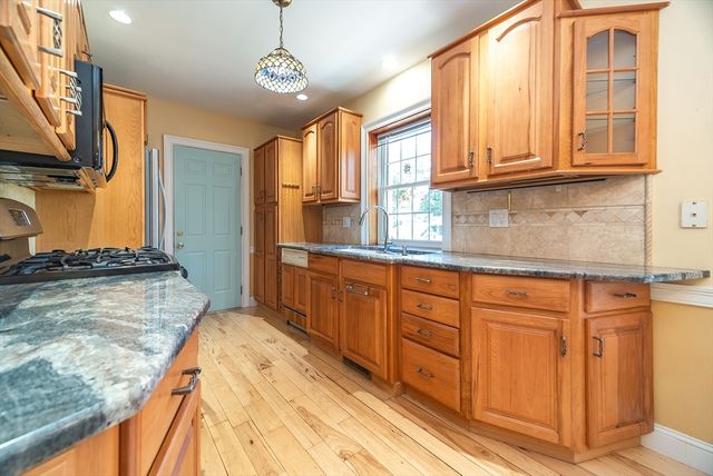 28 Parker St, East Longmeadow, MA 01028