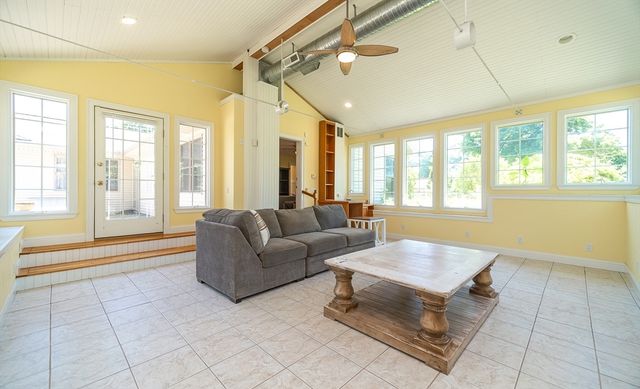 28 Parker St, East Longmeadow, MA 01028
