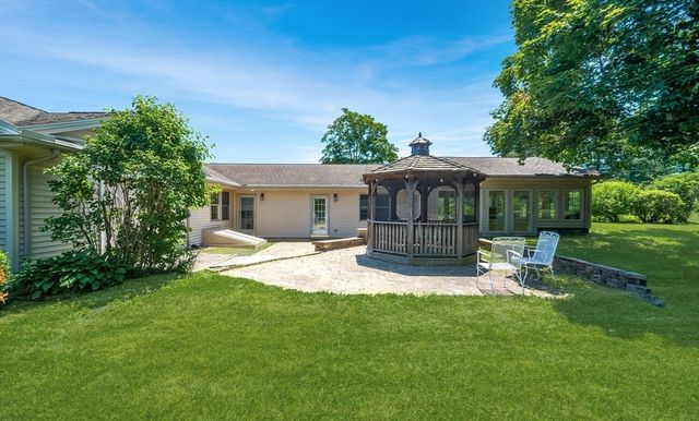 28 Parker St, East Longmeadow, MA 01028