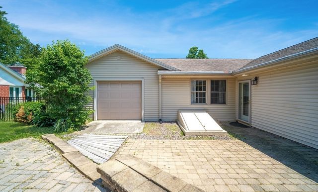 28 Parker St, East Longmeadow, MA 01028
