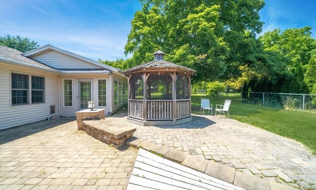 28 Parker St, East Longmeadow, MA 01028