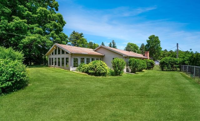 28 Parker St, East Longmeadow, MA 01028