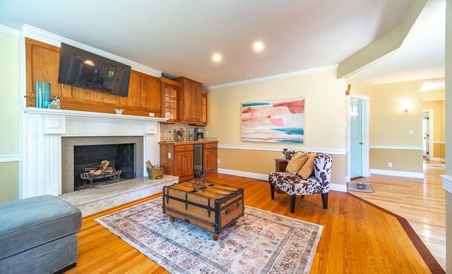 28 Parker St, East Longmeadow, MA 01028