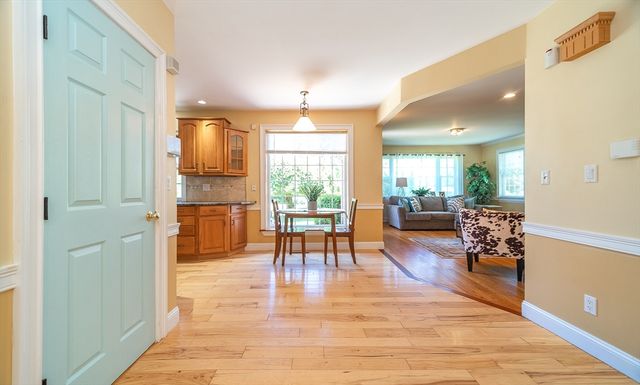 28 Parker St, East Longmeadow, MA 01028
