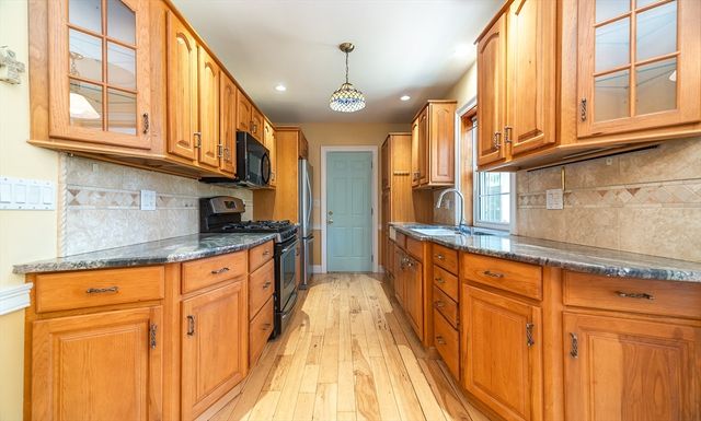 28 Parker St, East Longmeadow, MA 01028