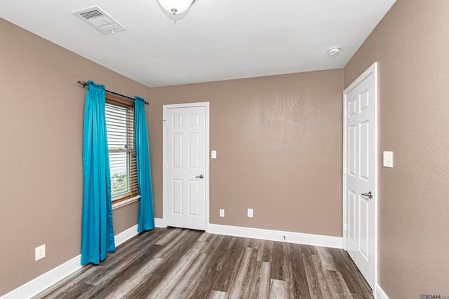 1033 S Darla Ave, Gonzales, LA 70737