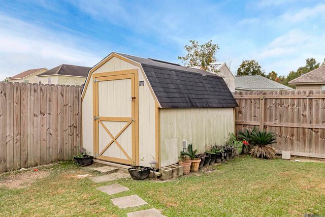 1033 S Darla Ave, Gonzales, LA 70737