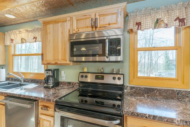 112 Little Deer Road, Iron River, MI 49935