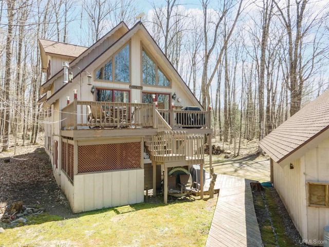 112 Little Deer Road, Iron River, MI 49935
