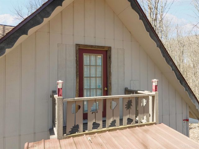 112 Little Deer Road, Iron River, MI 49935