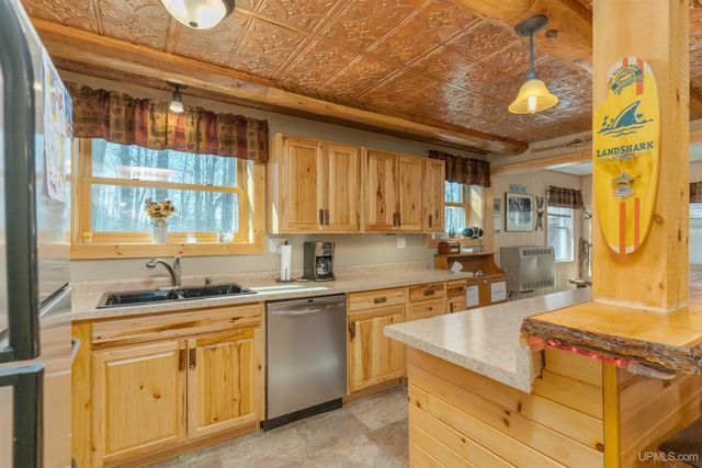 112 Little Deer Road, Iron River, MI 49935