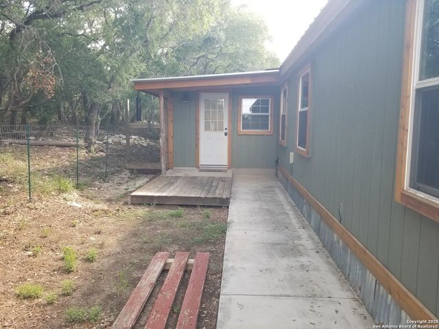 177 laurel ridge, Lakehills, TX 78063