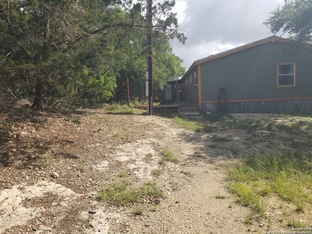 177 laurel ridge, Lakehills, TX 78063