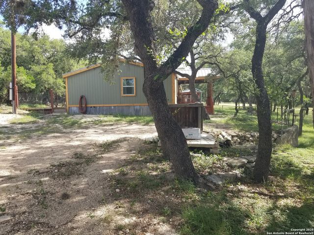 177 laurel ridge, Lakehills, TX 78063