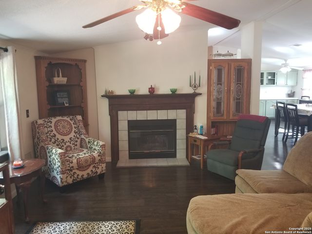 177 laurel ridge, Lakehills, TX 78063