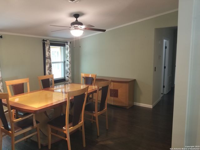 177 laurel ridge, Lakehills, TX 78063