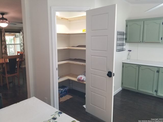 177 laurel ridge, Lakehills, TX 78063