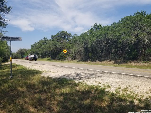 177 laurel ridge, Lakehills, TX 78063