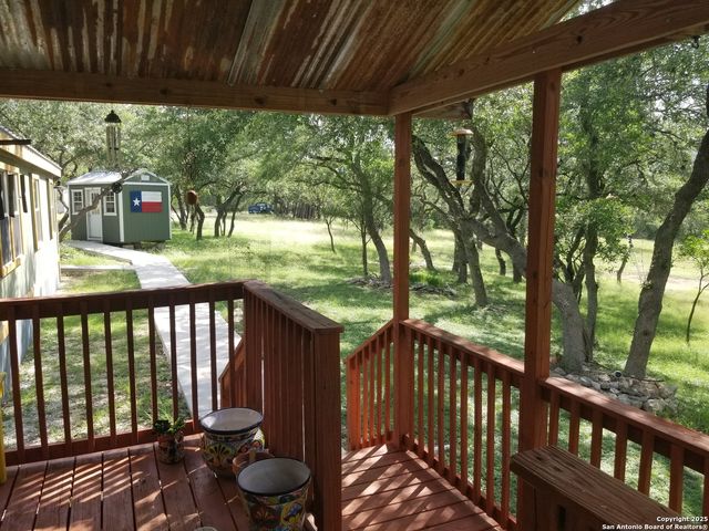 177 laurel ridge, Lakehills, TX 78063