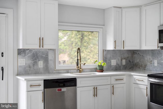 2549 W CHURCH RD, Glenside, PA 19038