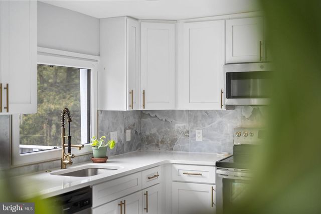 2549 W CHURCH RD, Glenside, PA 19038