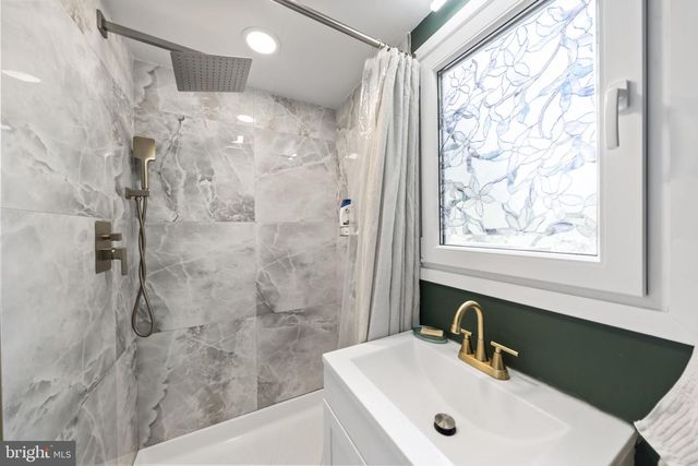 2549 W CHURCH RD, Glenside, PA 19038