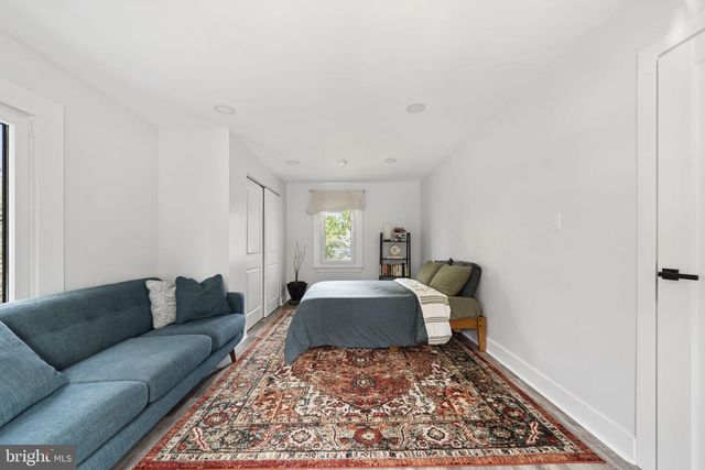 2549 W CHURCH RD, Glenside, PA 19038