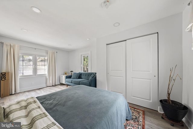 2549 W CHURCH RD, Glenside, PA 19038