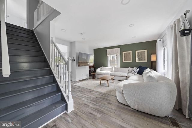 2549 W CHURCH RD, Glenside, PA 19038